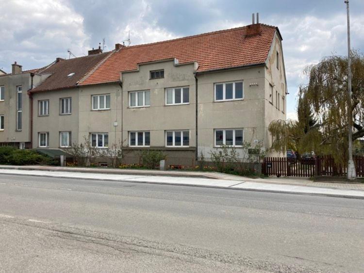 Apartment In The Garden Drzovice Zewnętrze zdjęcie